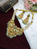 Hand crafted elegant pearl neckpiece
