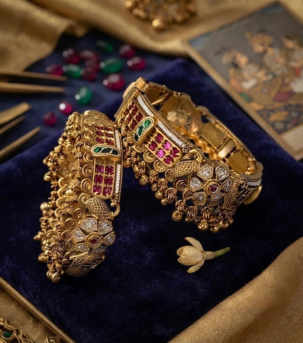 Exclusive Heritage Bangles With Gold Gunghroo