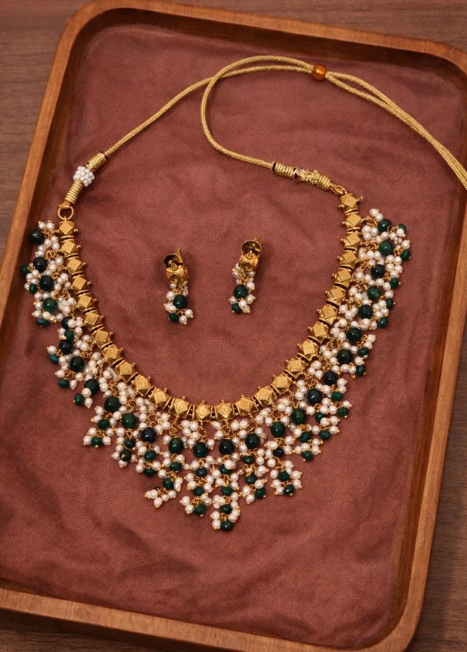 CLASSIC GOLD FINISHED POLKI NECKLACE SET