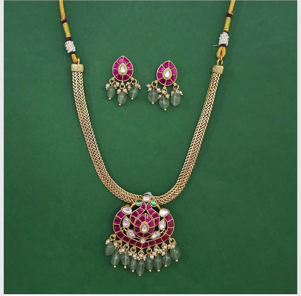 Antique Classic Pendant Set