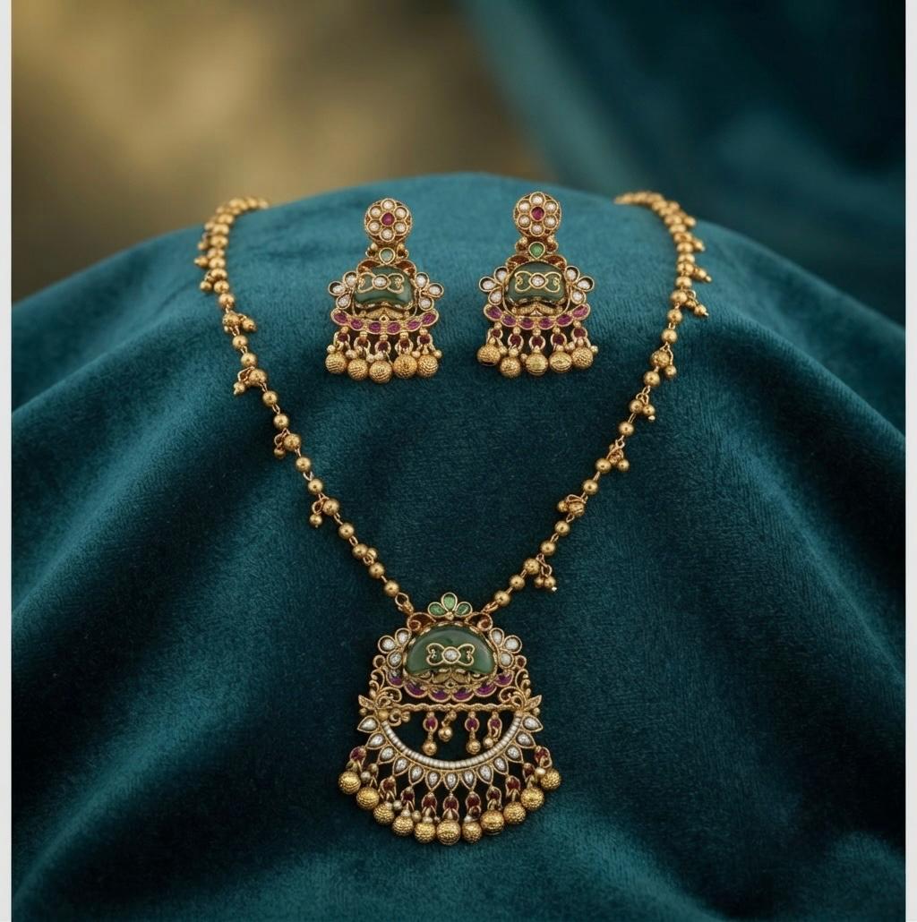 Antique Pendant Set