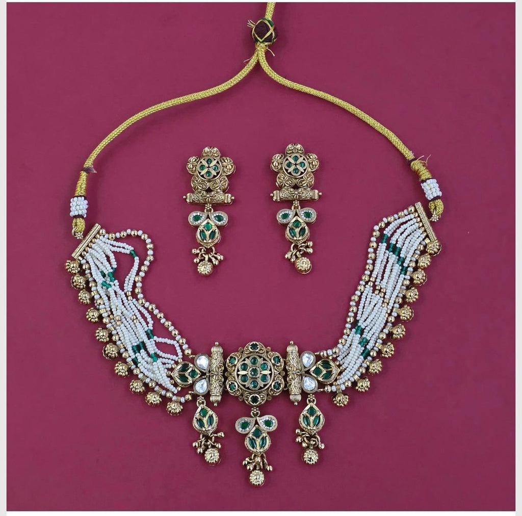 Delicate Kundan Choker With Pearl Mala