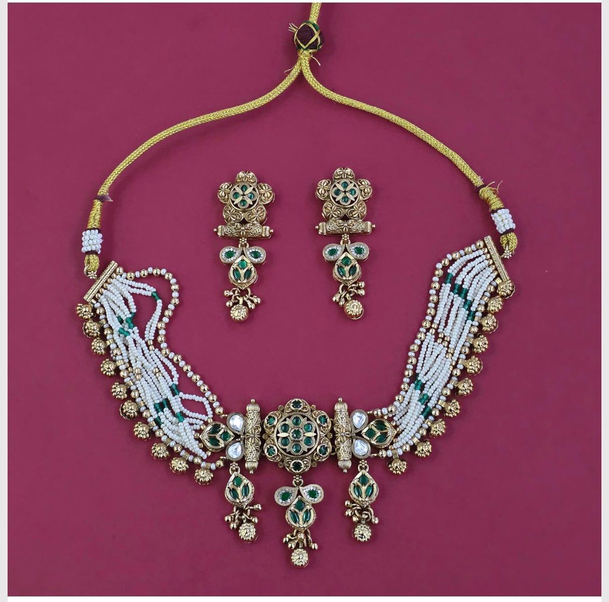 Delicate Kundan Choker With Pearl Mala