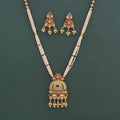 Delicate Kundan Pendant Set