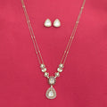 Delicate Kundan Pendant Set