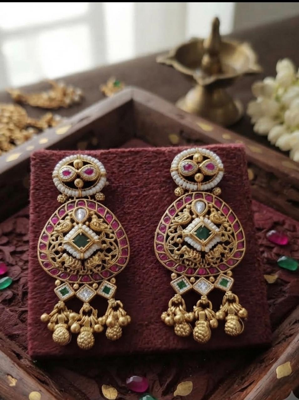Delicate Pearl Kundan Earings
