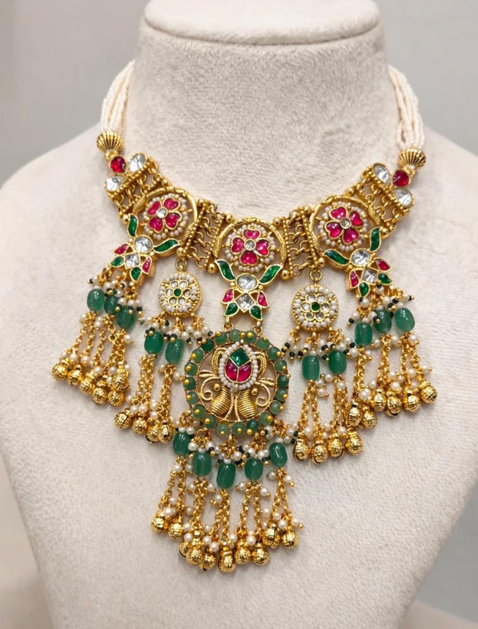 Hasli Jadtar Necklace Set