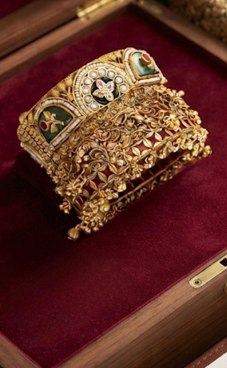 Heritage Broad Kundan Kada