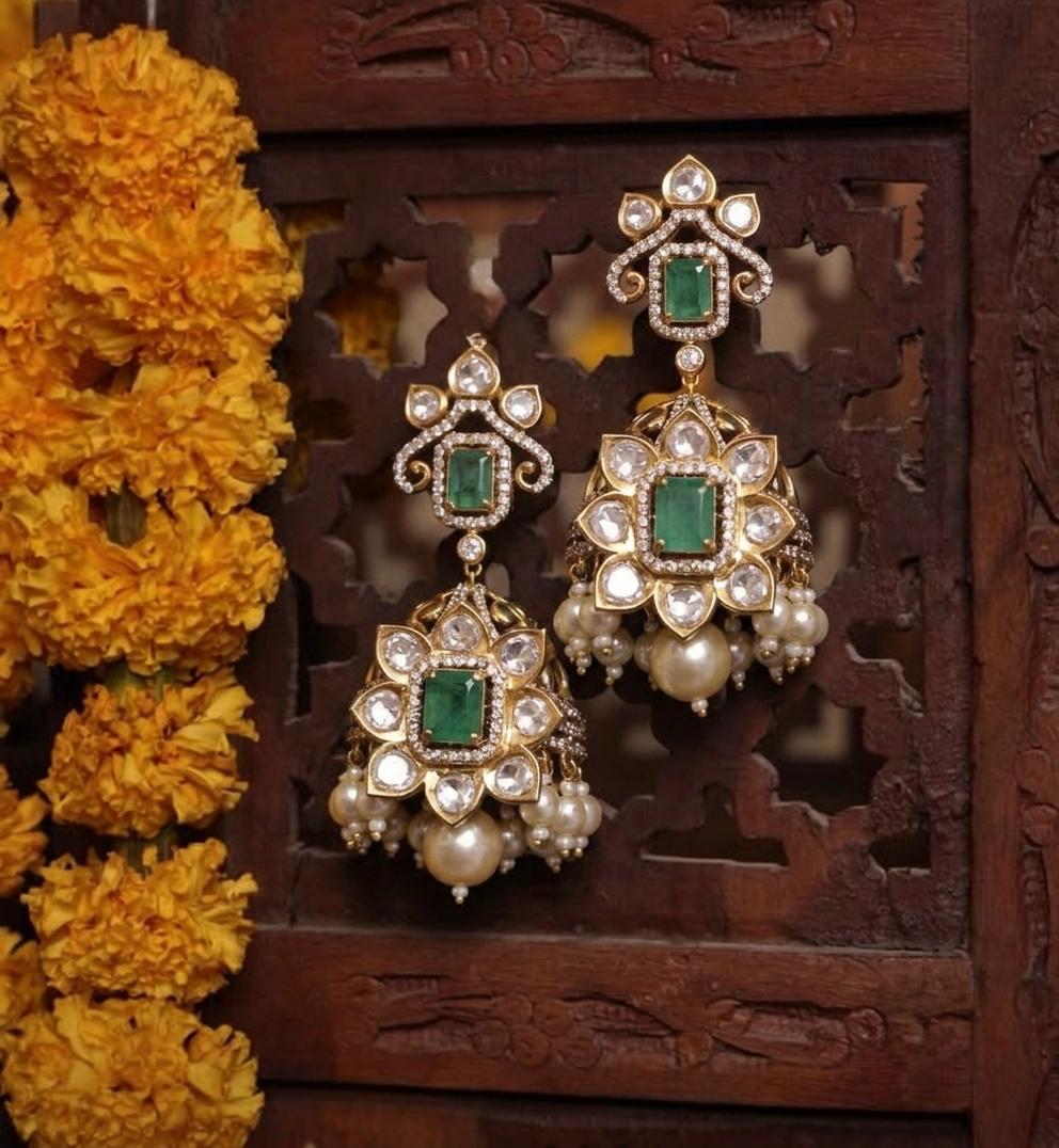 Kundan With Emrald Dome Jhumkha