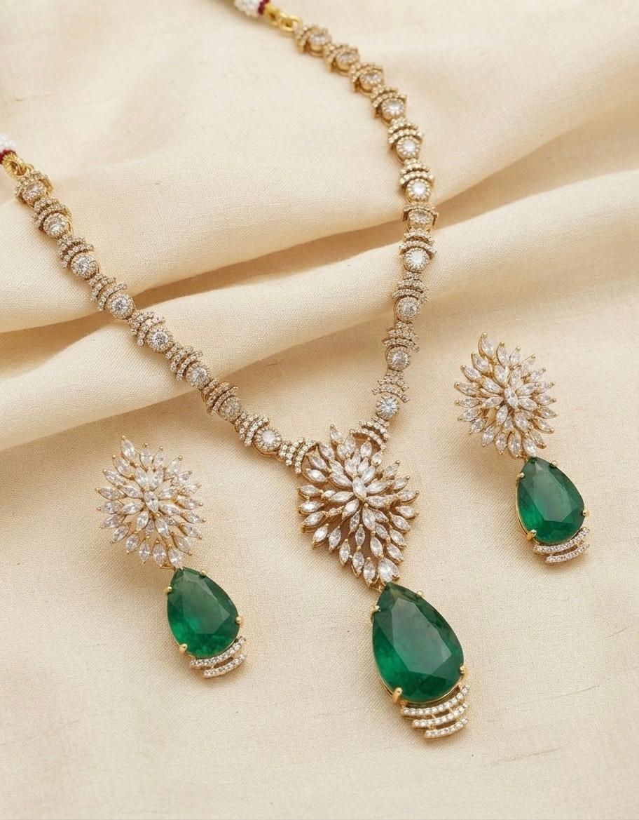Necklace Set With Pear-Shaped Emerald Drops