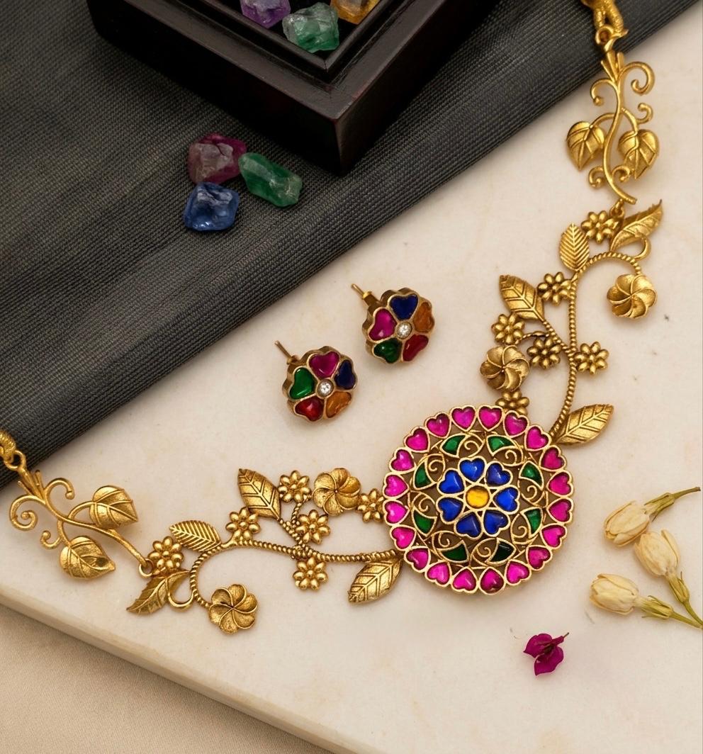Stone Flora Pendant Necklace