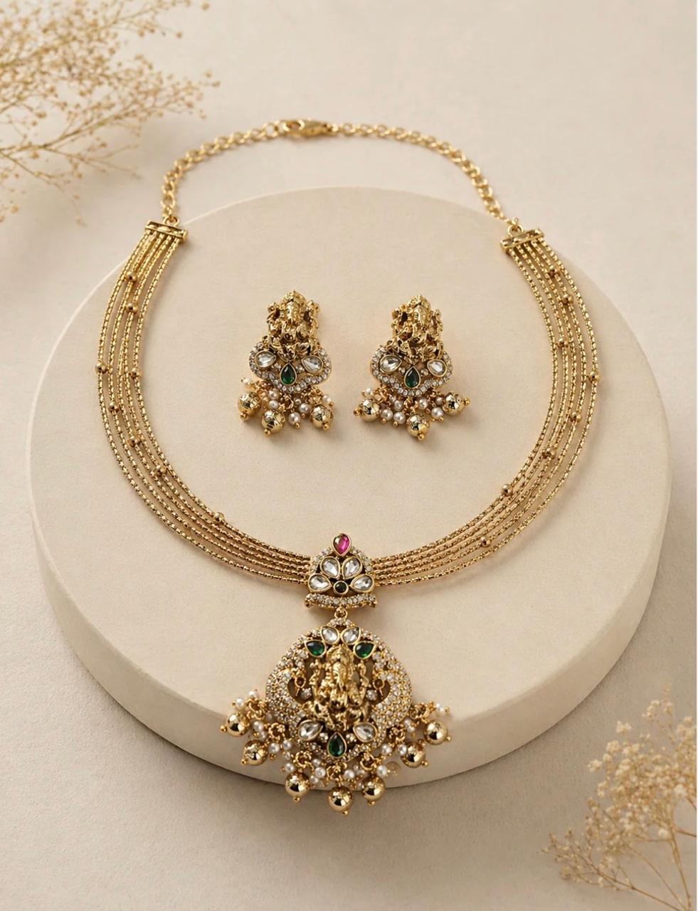 Victorian Style Jadau Hasli Necklace Set