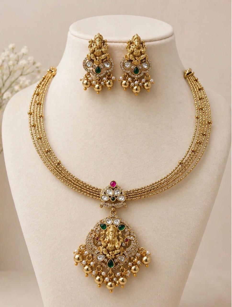 Victorian Style Jadau Hasli Necklace Set